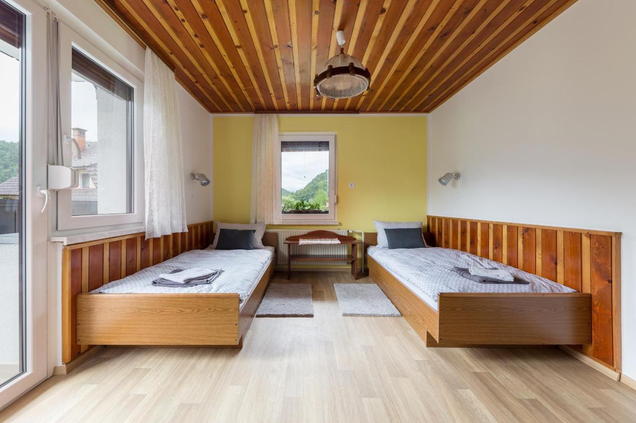 Apartmaji Rupnik 班斯卡比斯特里察 外观 照片