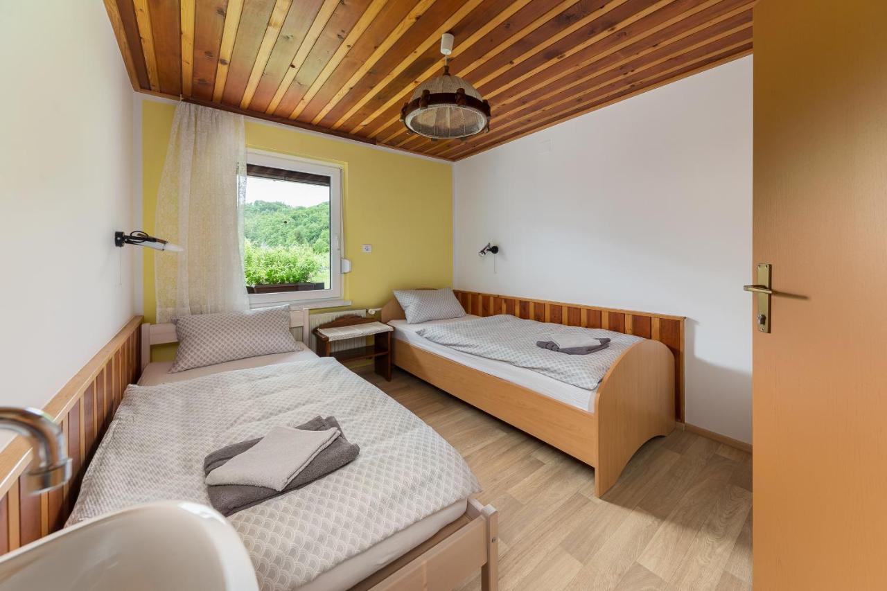 Apartmaji Rupnik 班斯卡比斯特里察 外观 照片